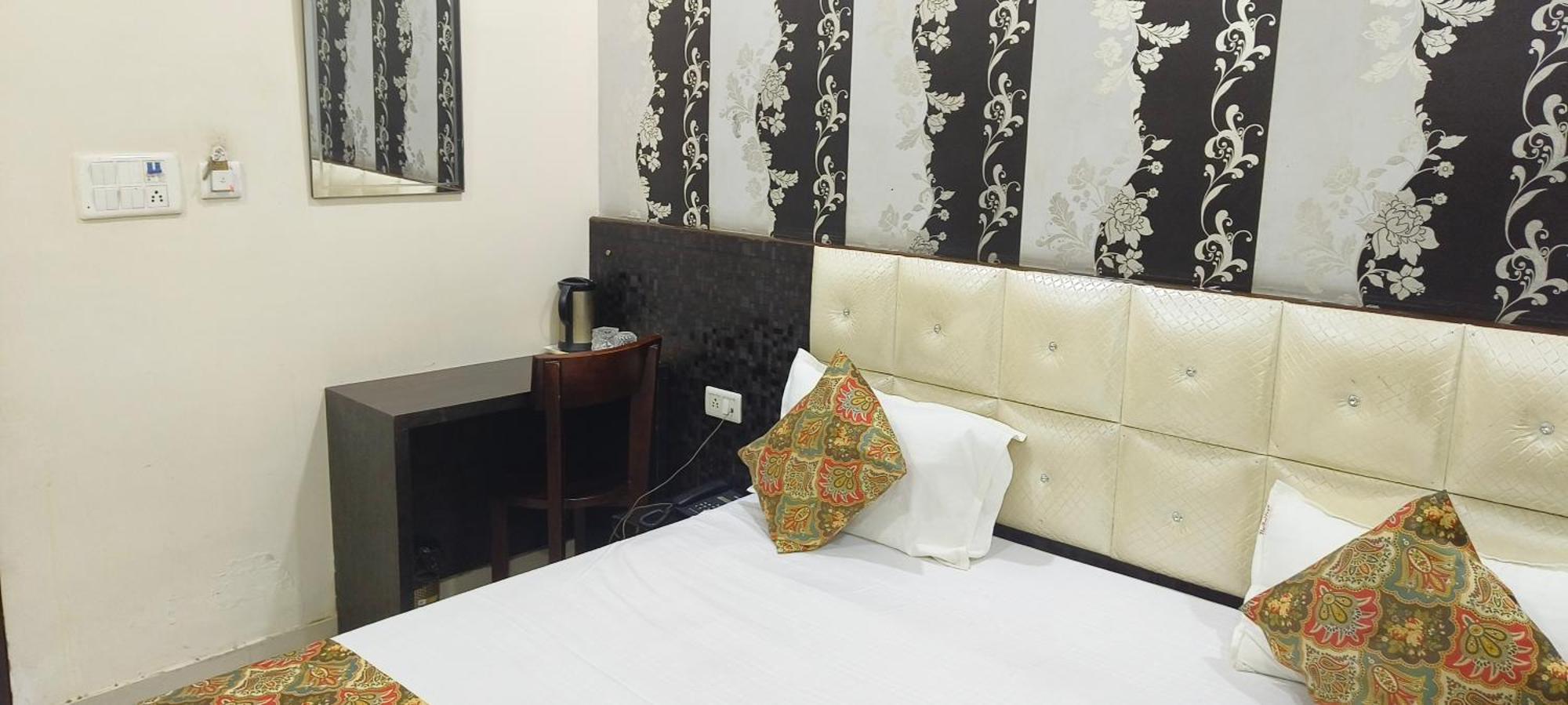 Hotel The Raj Fort Jaipur Bagian luar foto